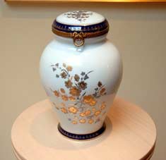 Dog cremains in an urn